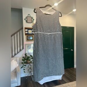 Talbots Black and White Gingham Sleeveless Shift Dress with Daisy Embroidery